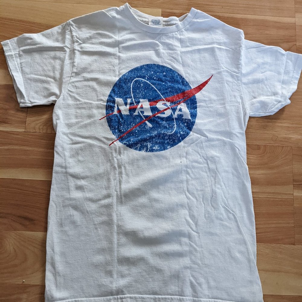 Size Small White Nasa Logo T Shirt